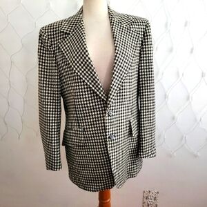Sy Devore •Vintage Black and White Houndstooth Blazer • Estimates Medium